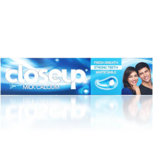 كلوز أب معجون أسنان بالكالسيوم والحليب مع فيتامين وفلوريدا